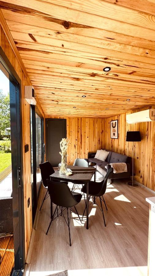 Luxe Tiny House Bij Het Leekstermeer Matsloot Exterior photo