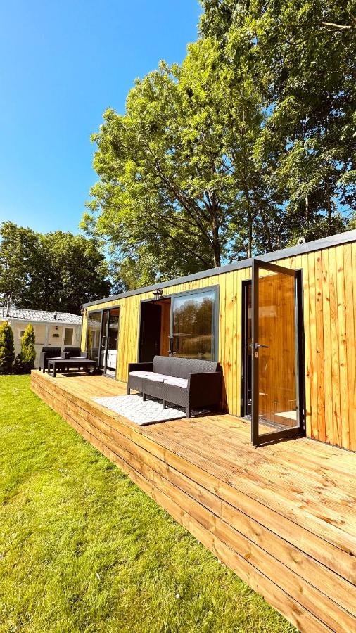 Luxe Tiny House Bij Het Leekstermeer Matsloot Exterior photo